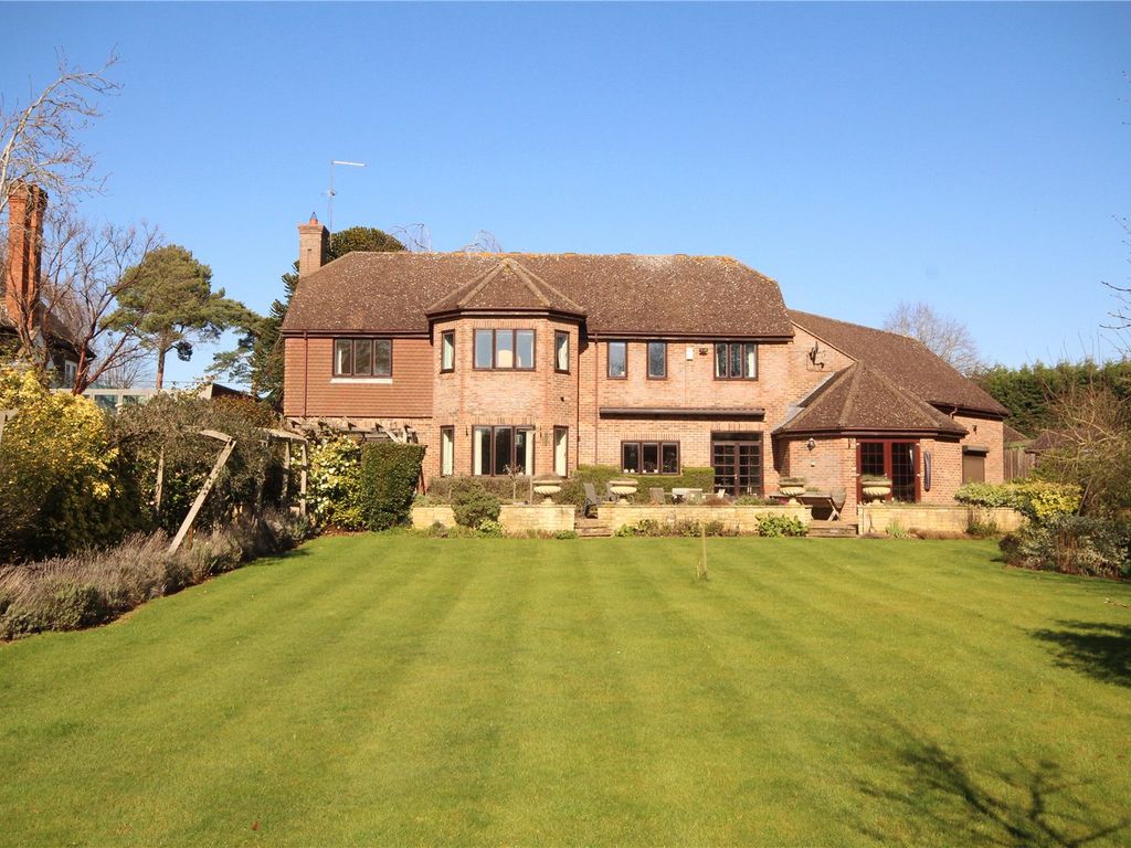 5 bed detached house for sale in Mears Ashby Road, Earls Barton
