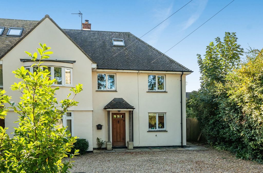 3 bed detached house for sale in Woodstock Road, Witney, Oxfordshire