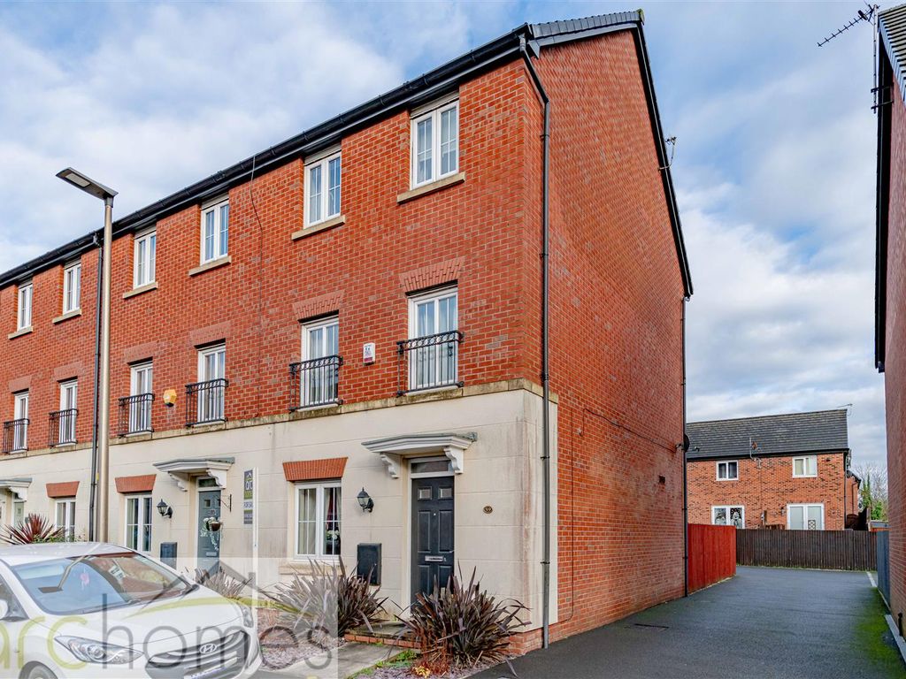 5 bed town house for sale in North Croft, Atherton, Manchester M46 Zoopla