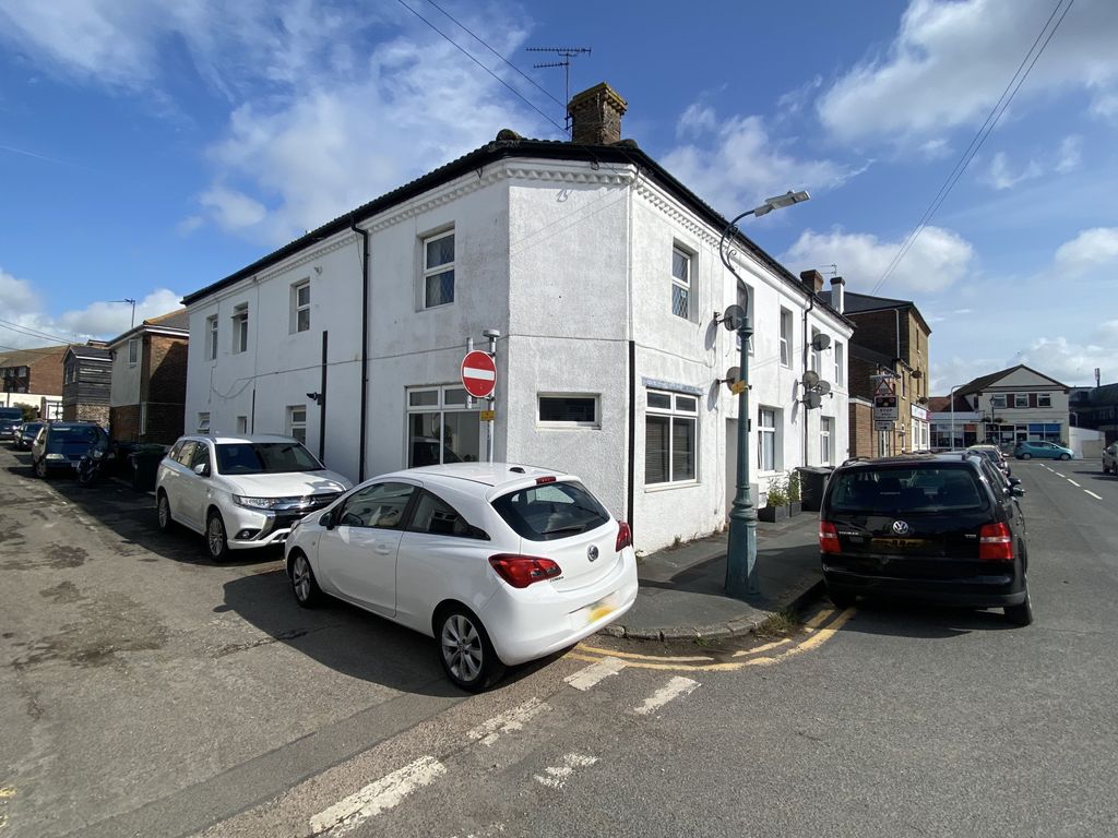 1 bed flat for sale in Brook Street, Polegate, East Sussex BN26, £165,000 Zoopla