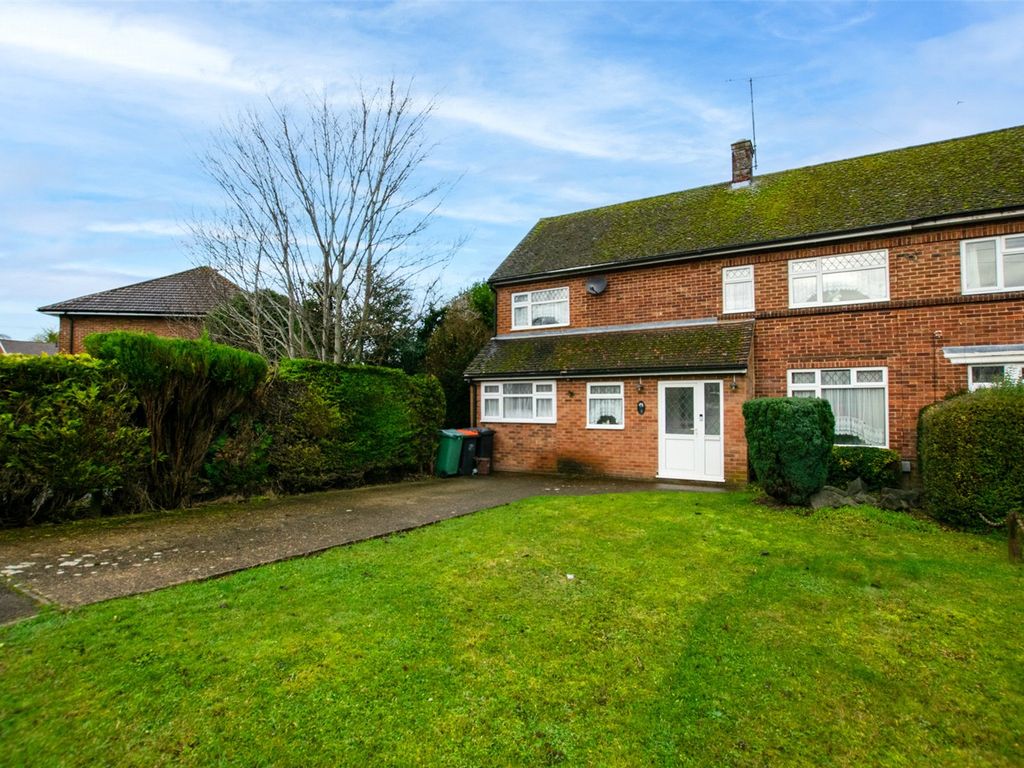 3 bed semidetached house for sale in Road, Dunstable