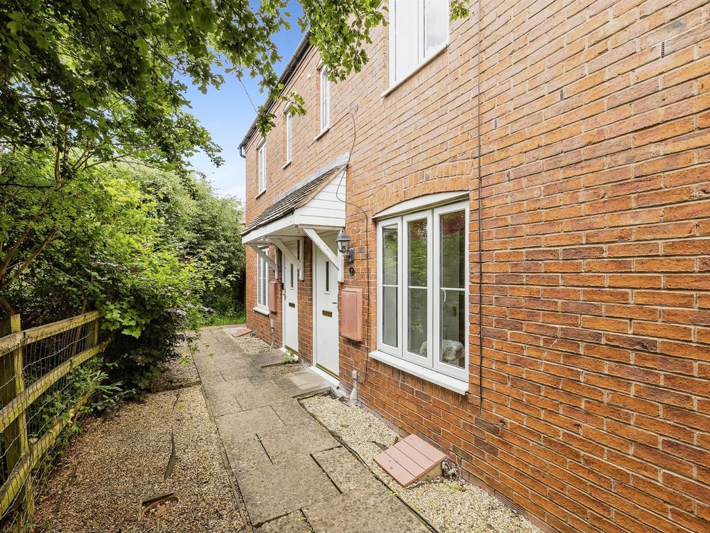 2 bed terraced house for sale in Winter Gardens Way, Banbury OX16 Zoopla
