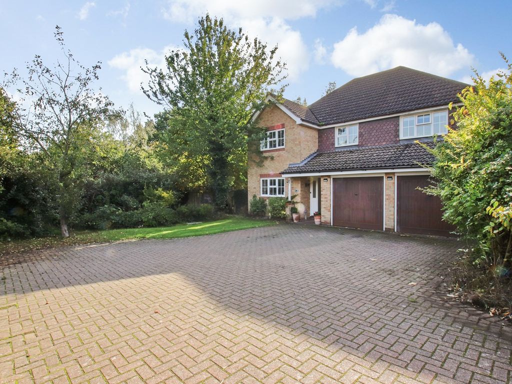 5 bed detached house for sale in Lancaster Close, Hamstreet, Ashford
