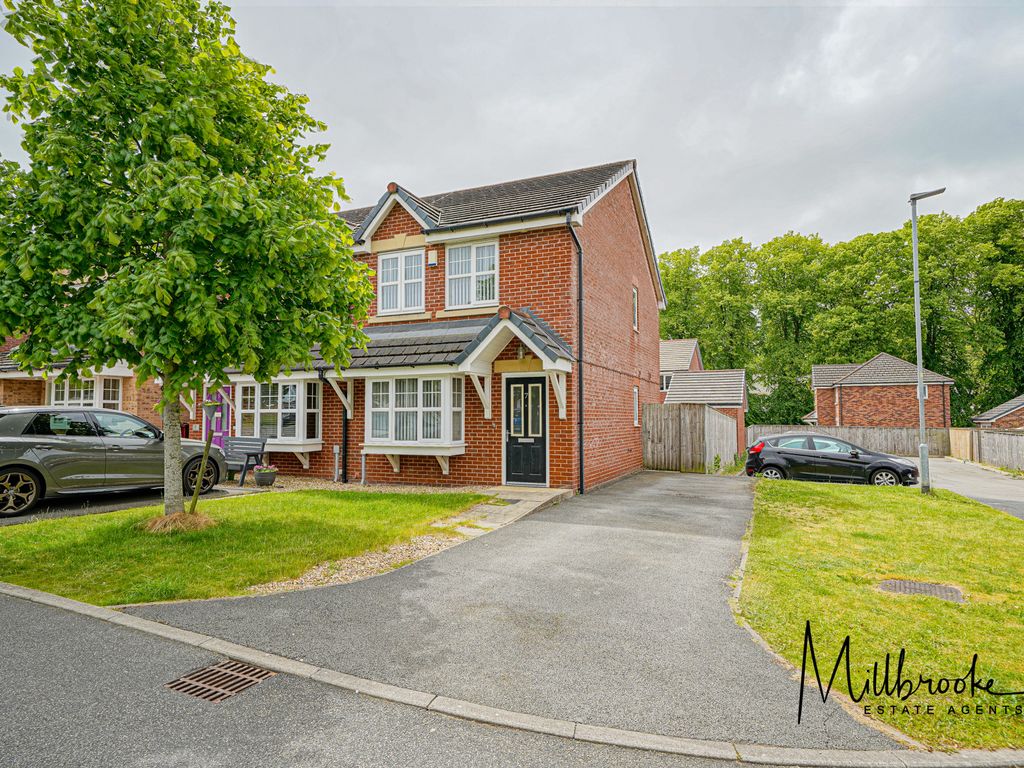 3 bed semidetached house to rent in Oaklea Gardens, Barrow, Clitheroe