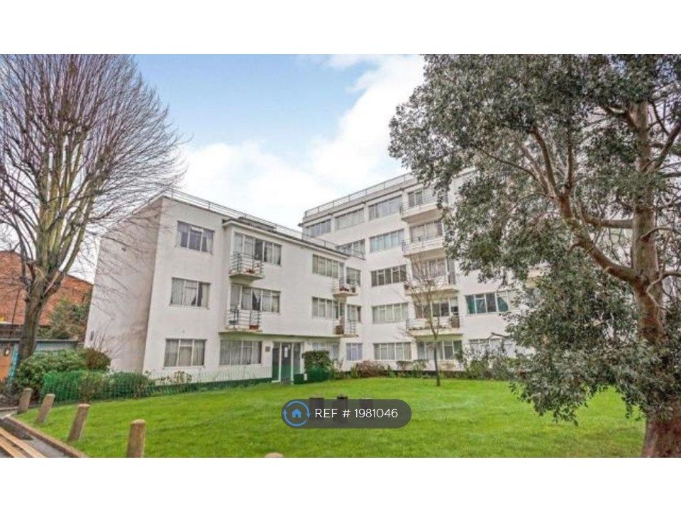 Studio to rent in Pullman Court, London SW2, £1,075 pcm Zoopla