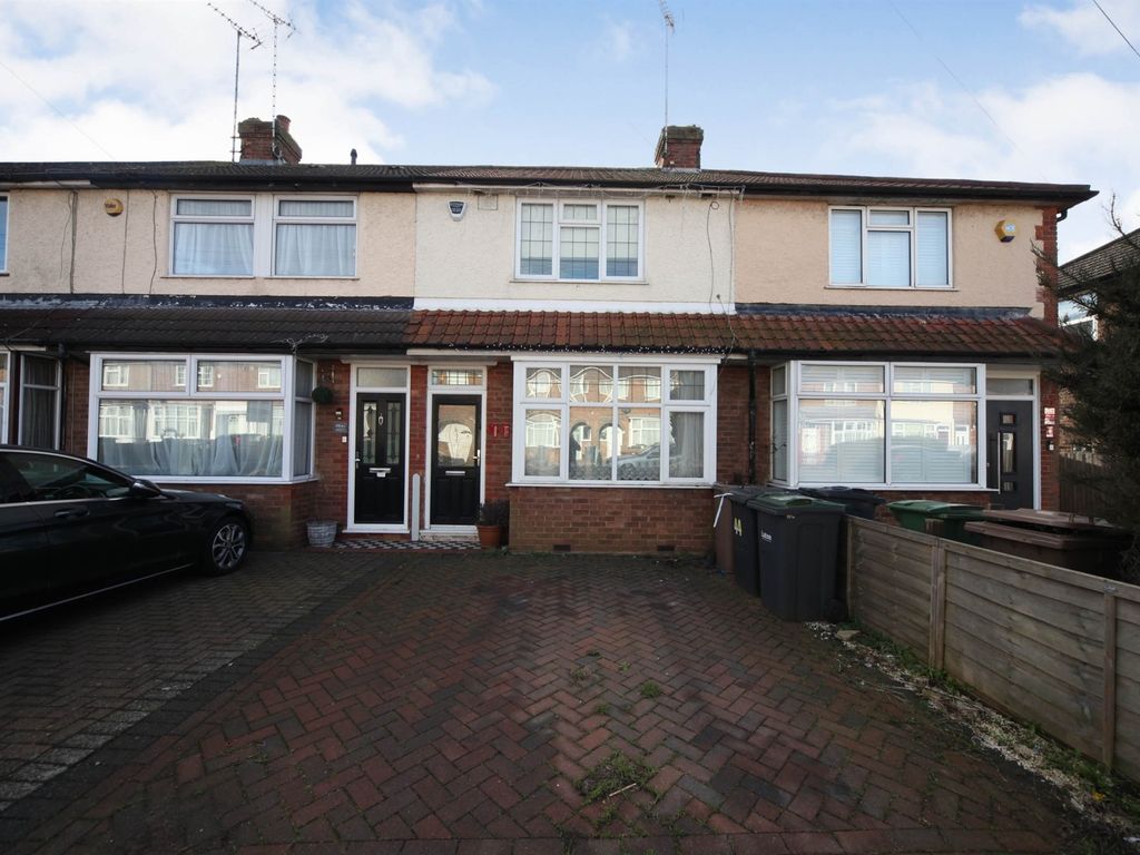 2 bed terraced house for sale in Chesford Road, Luton LU2 - Zoopla
