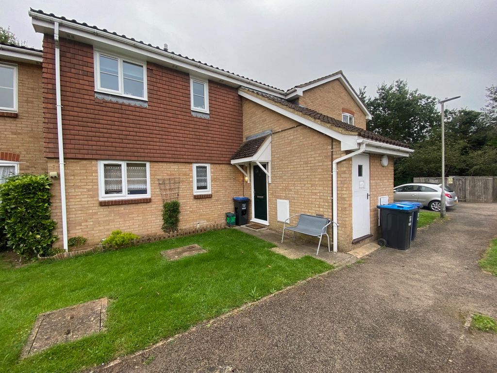 1 bed flat to rent in Hales Park Close, Hemel Hempstead HP2, £1,000 pcm