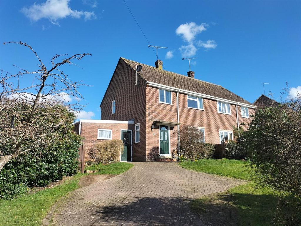 3 bed semidetached house for sale in Underwood Road,