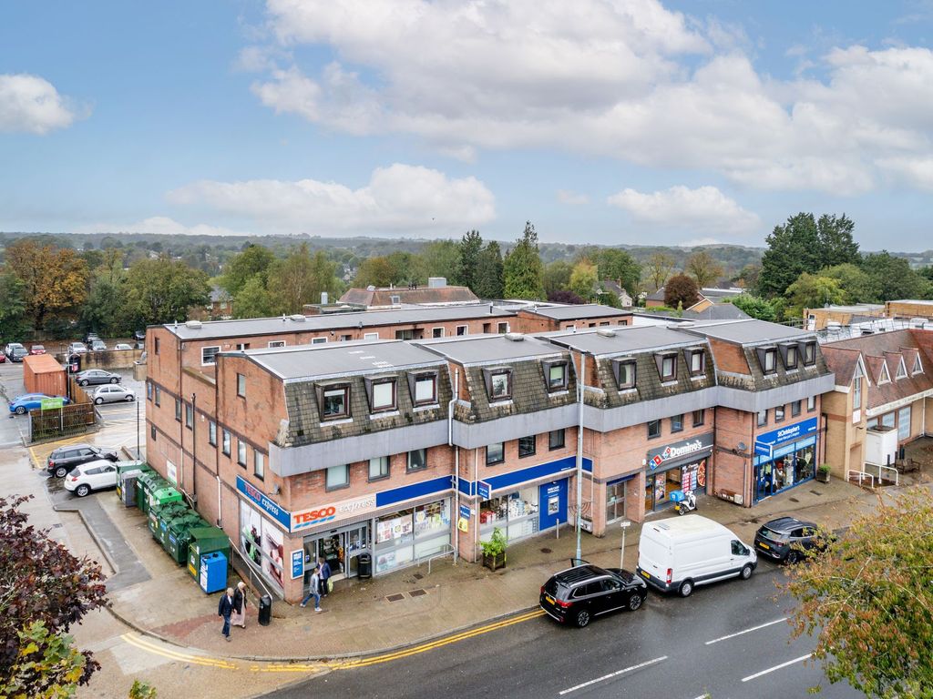 1 bed flat for sale in Main Road, Biggin Hill TN16, £200,000 Zoopla