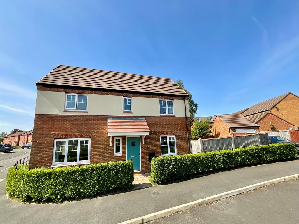 3 bed semidetached house for sale in Sandpiper Drive, Stafford ST16, £