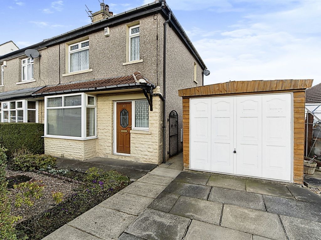 3 bed semidetached house for sale in Claremont Crescent, Shipley BD18