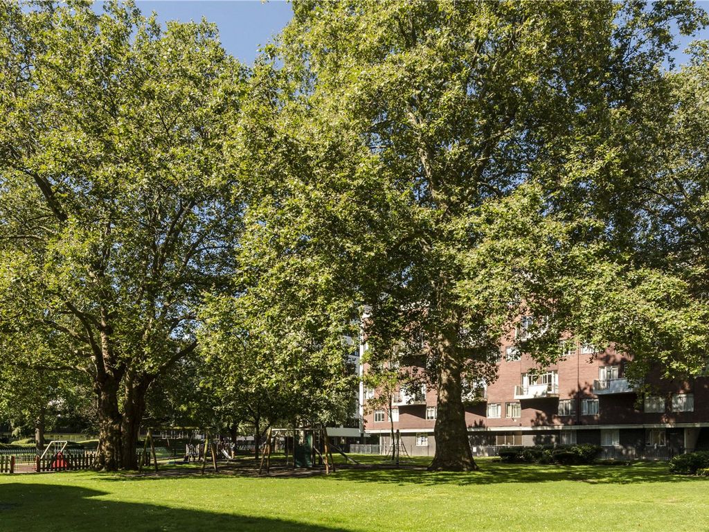 3 bed flat for sale in Hallfield Estate, Bayswater W2, £630,000 Zoopla