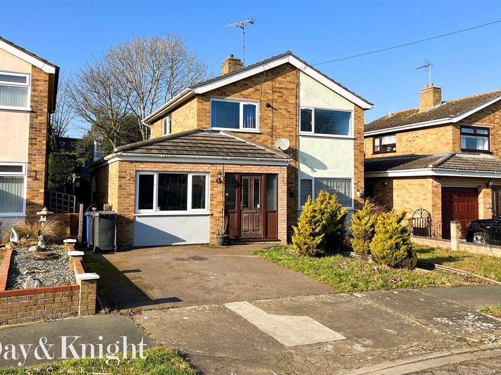 4 bed detached house for sale in Rookery Close, Lowestoft NR33 Zoopla