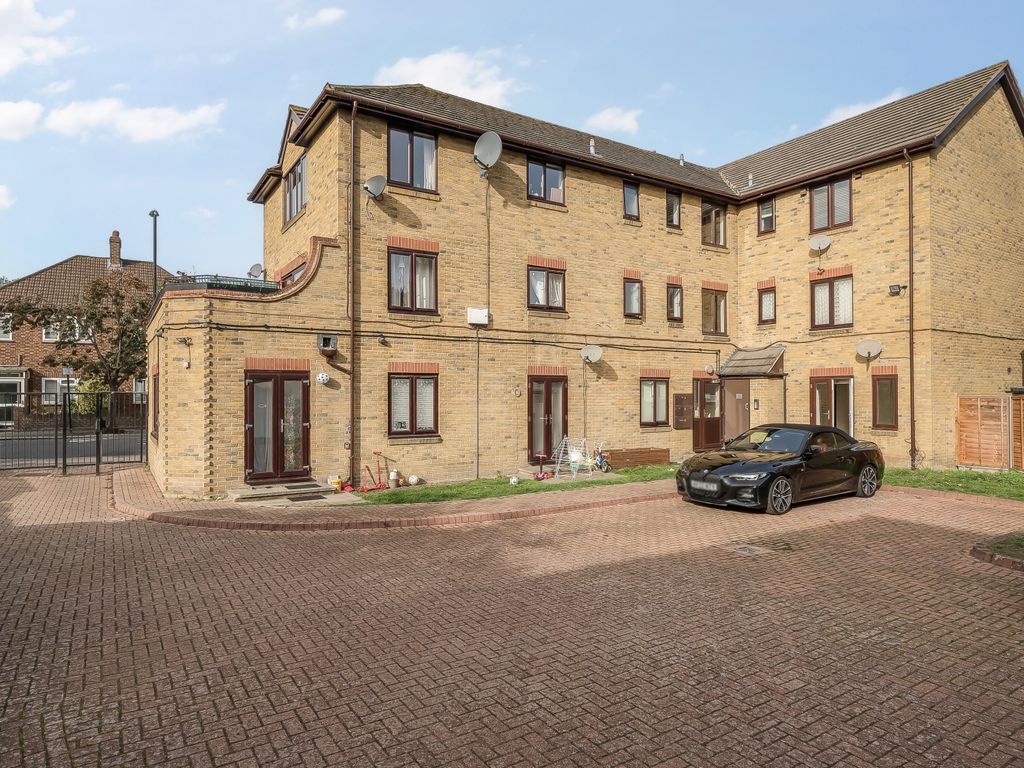 1 bed flat for sale in Ladywell Road, London SE13, £250,000 Zoopla