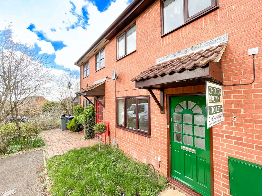 2 bed terraced house to rent in Hedgeway, East Hunsbury, Northampton