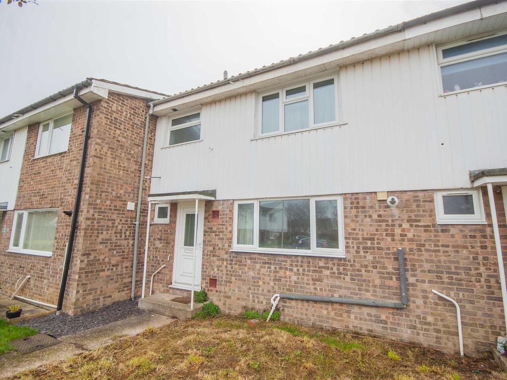 3 bed terraced house for sale in Portreath Place, Broomfield