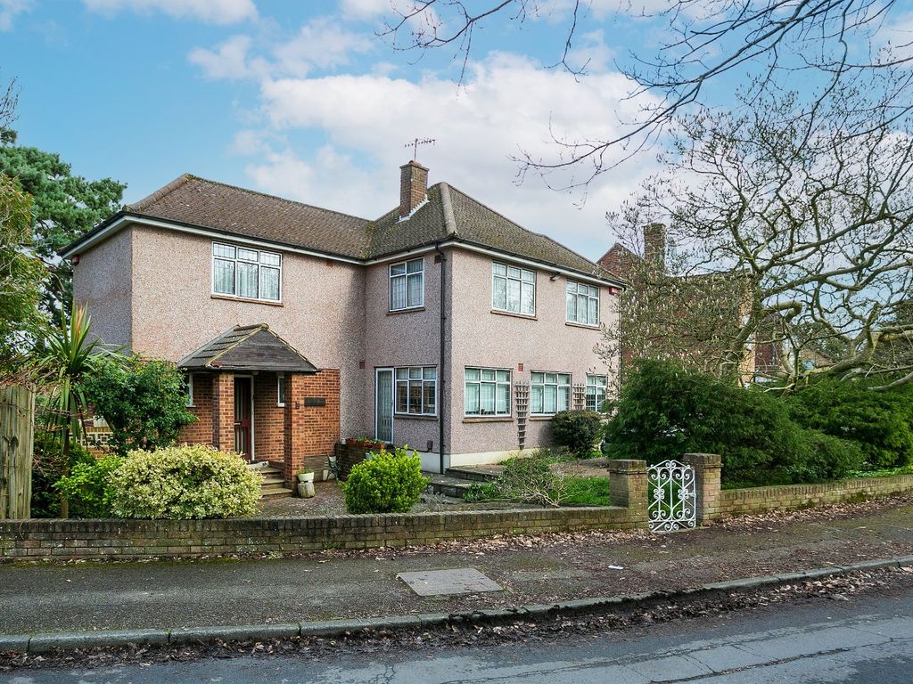 4 bed detached house for sale in Richfield Road, Bushey, Hertfordshire