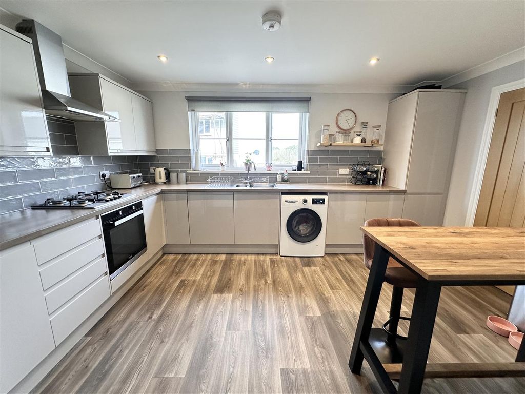 3 bed link detached house for sale in Park Rosmoren, Treleigh, Redruth
