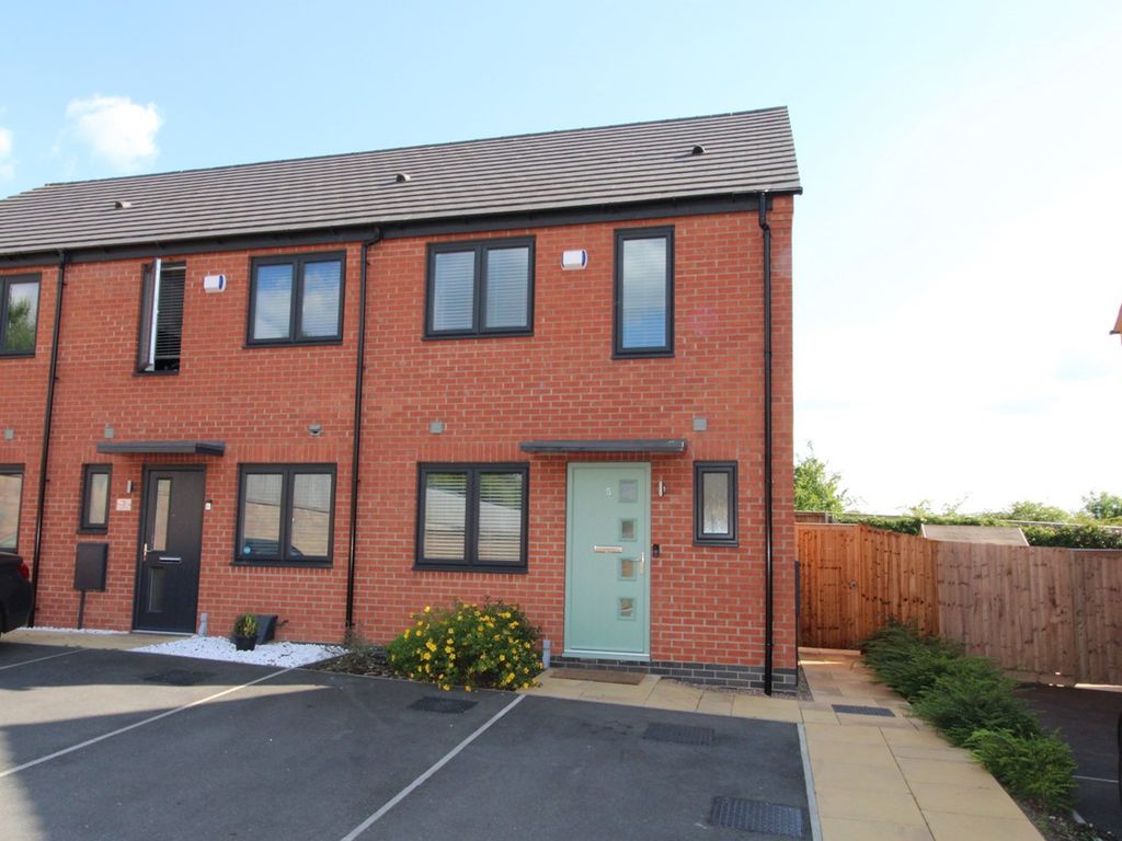 2 bed town house for sale in Davenport Drive, Giltbrook, Nottingham