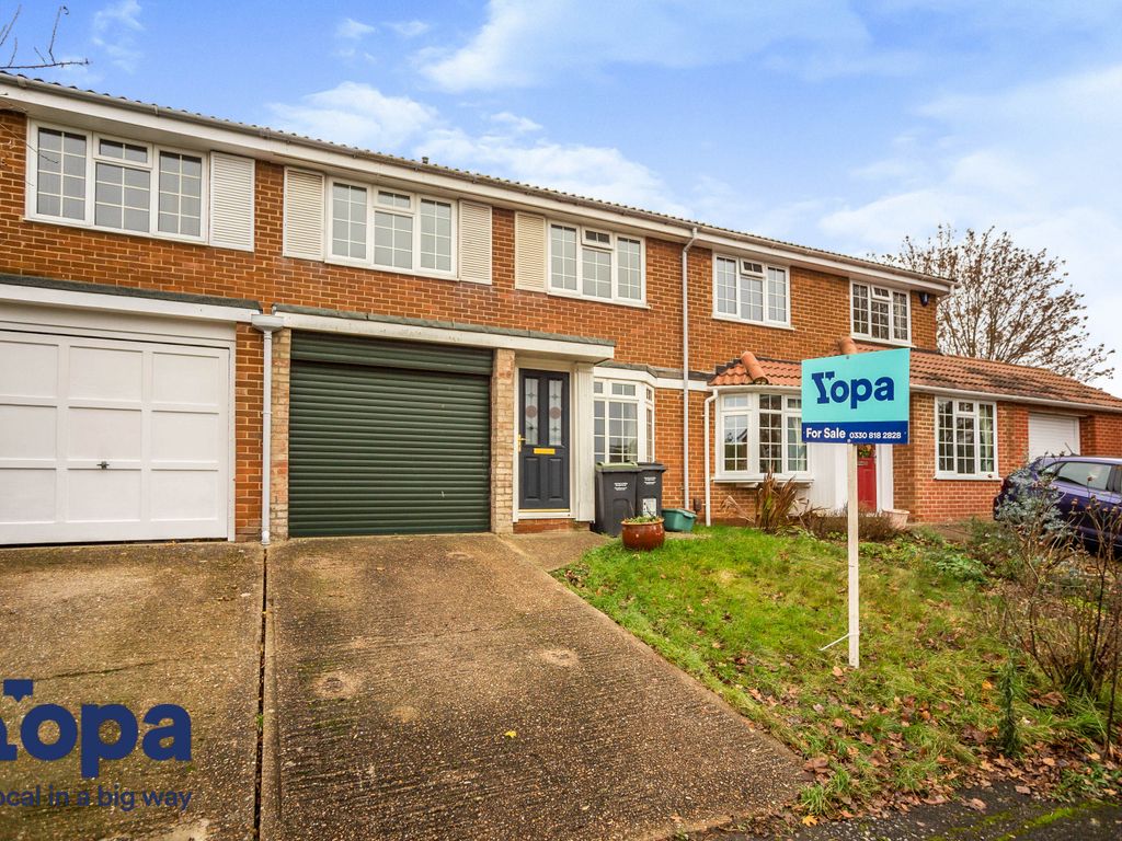 3 bed terraced house for sale in Pear Tree Avenue, Ditton, Aylesford