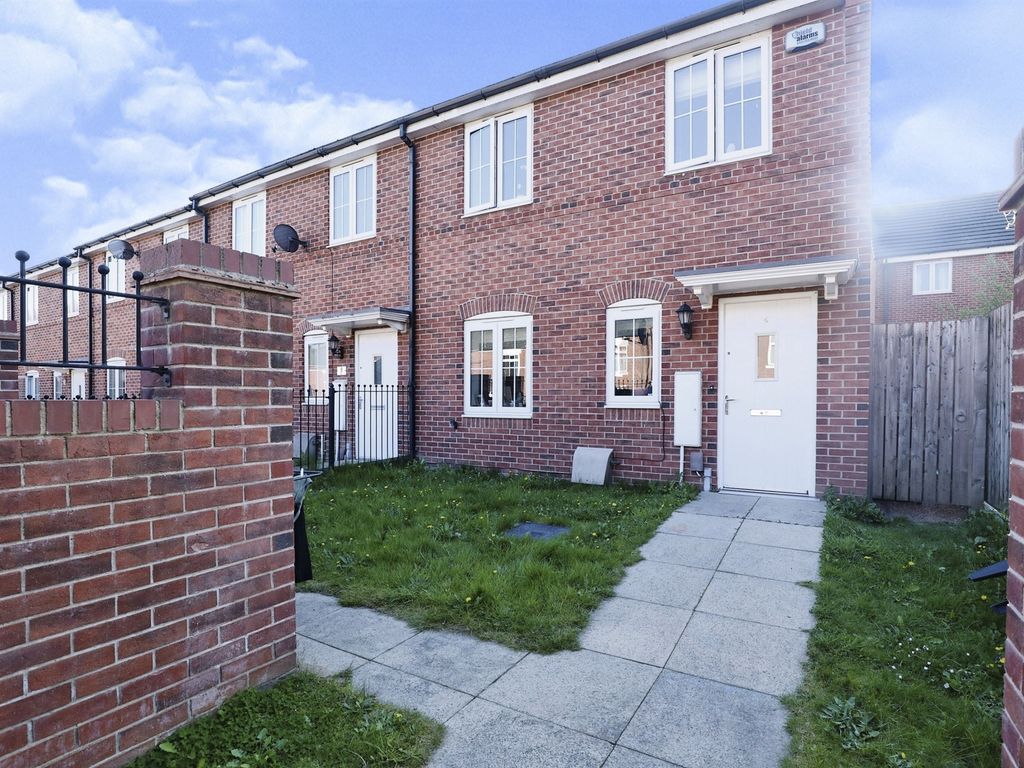 2 bed end terrace house for sale in Cooper Street, Hyde Park, Doncaster