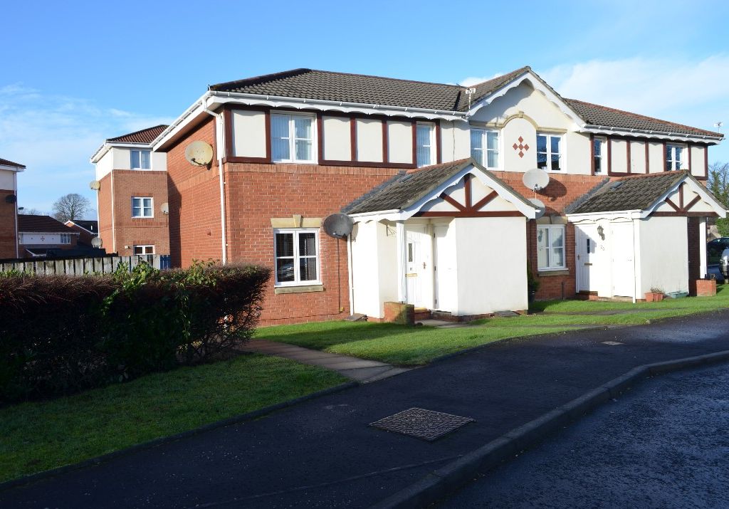 2 bed flat to rent in Sir William Wallace Court, Larbert, Falkirk FK5