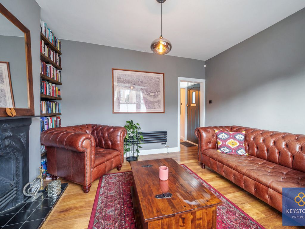 2 bed semidetached house for sale in Honiton Road, Romford RM7, £