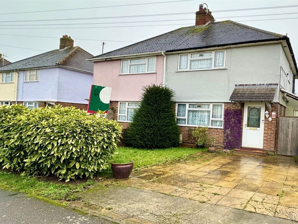 3 bed semidetached house for sale in Tabor Avenue, Braintree CM7, £