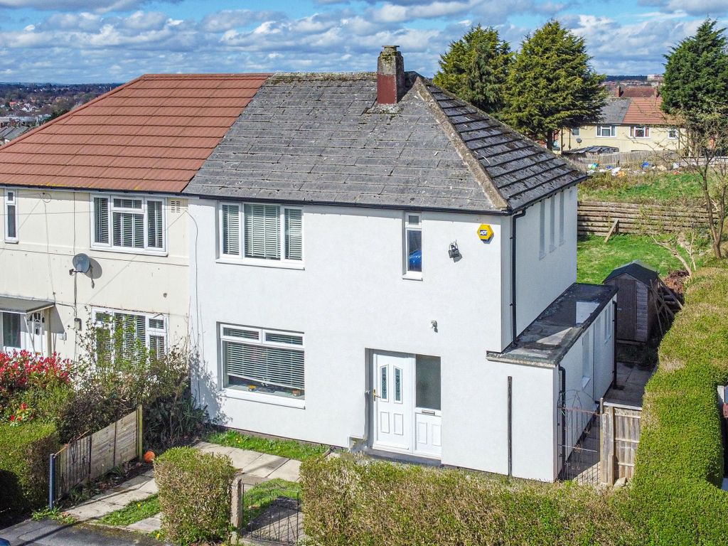 3 bed semidetached house for sale in Brooklands Avenue, Leeds LS14, £