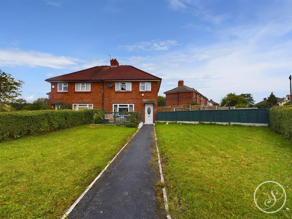 3 bed detached bungalow for sale in Miles Hill Grove, Chapel Allerton