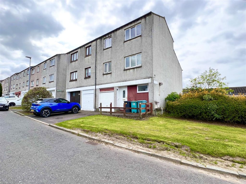 4 bed semidetached house for sale in Lime Crescent, Cumbernauld