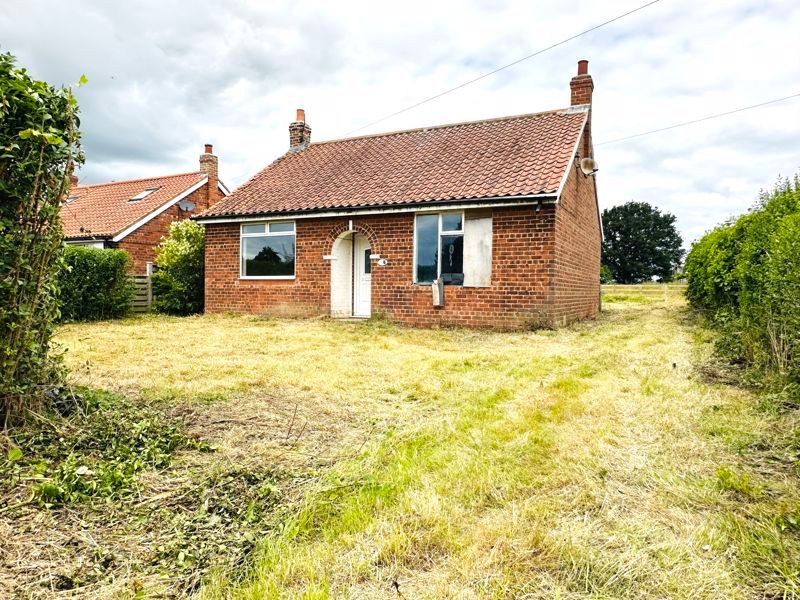 2 bed detached bungalow for sale in Temple Lane, Copmanthorpe, York