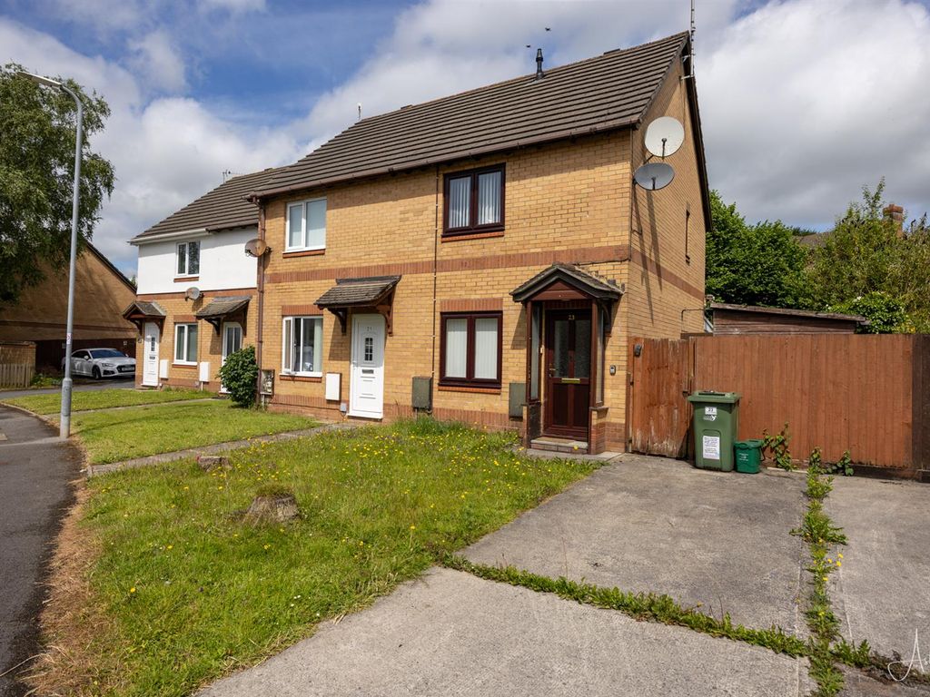 2 bed end terrace house for sale in Clos Cilsaig, Dafen, Llanelli SA14, £120,000 Zoopla