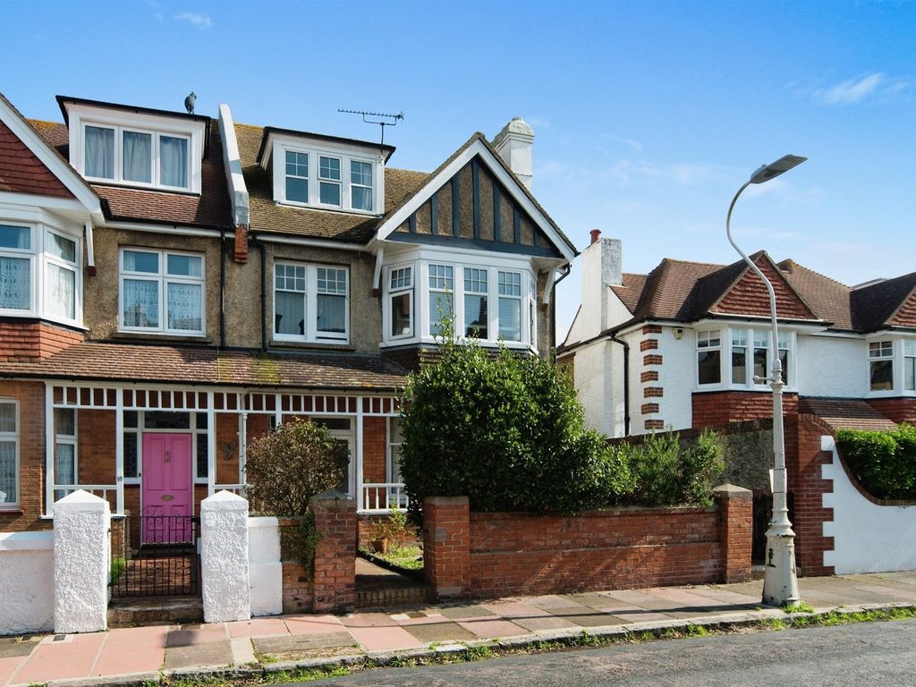 1 bed flat for sale in Hurst Road, Eastbourne BN21, £150,000 Zoopla