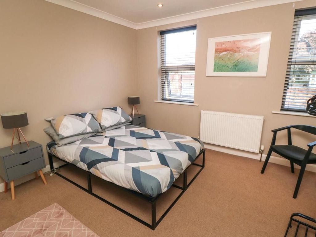 Room to rent in Cromwell Parade, Scarborough YO11 Zoopla