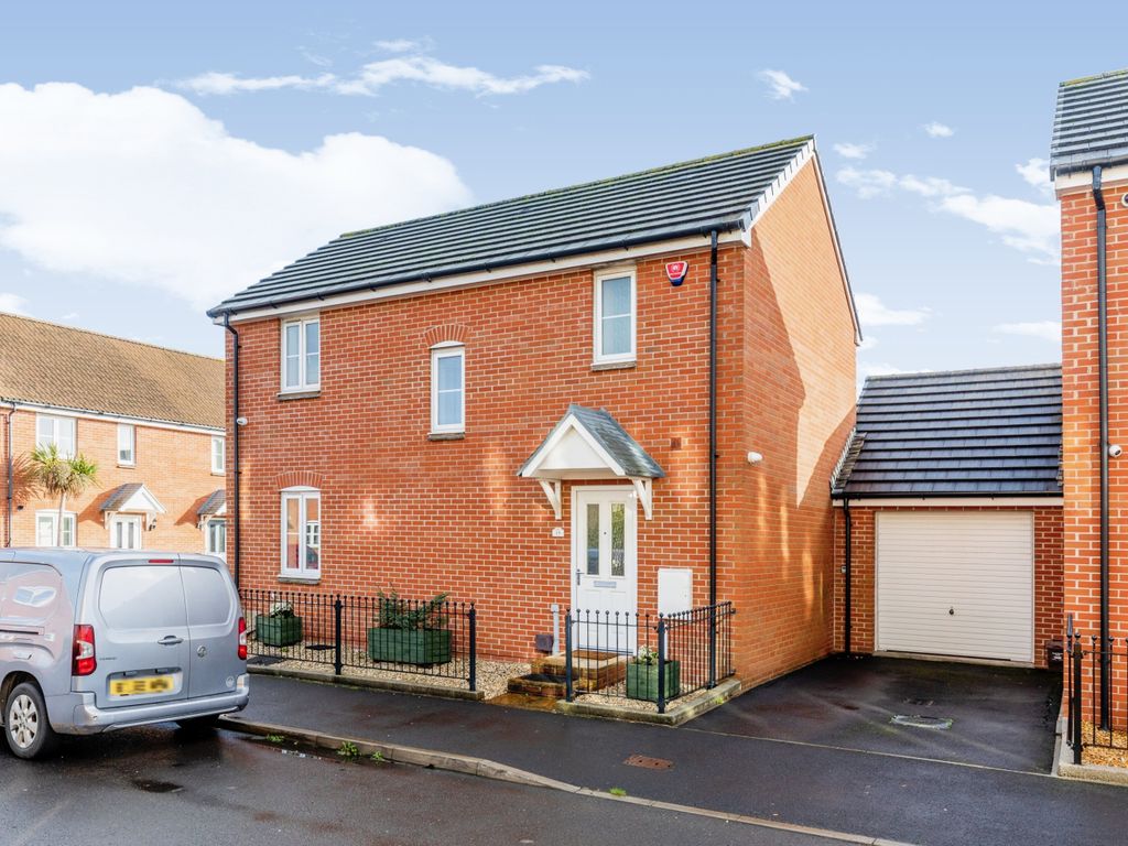 3 bed detached house for sale in Millstone Close, WestonSuperMare