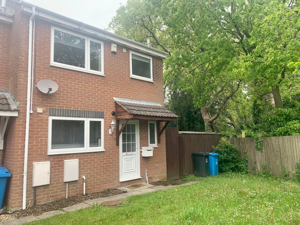 3 bed property to rent in Viscount Close, Bournemouth BH11, £1,500 pcm