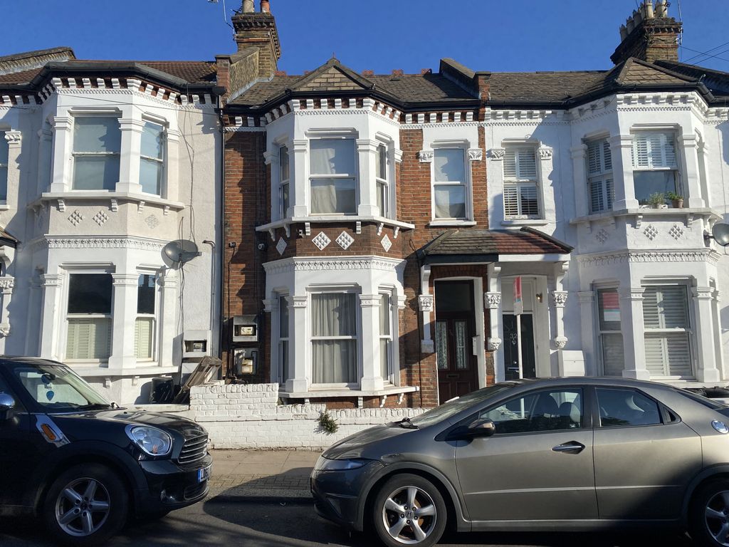 34B Aliwal Road, Battersea, London SW11