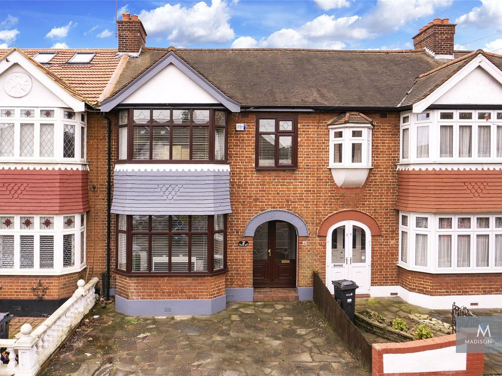3 bed terraced house for sale in Beaminster Gardens, Ilford IG6, £