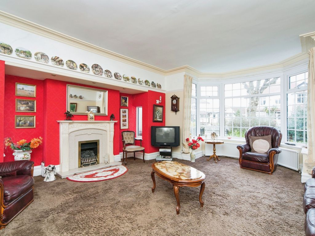 2 bed flat for sale in Whitehall Road, Rhos On Sea, Colwyn Bay, Conwy