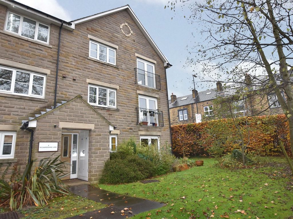 2 bed parking/garage for sale in Flat 3, Richardshaw Lane, Pudsey, West