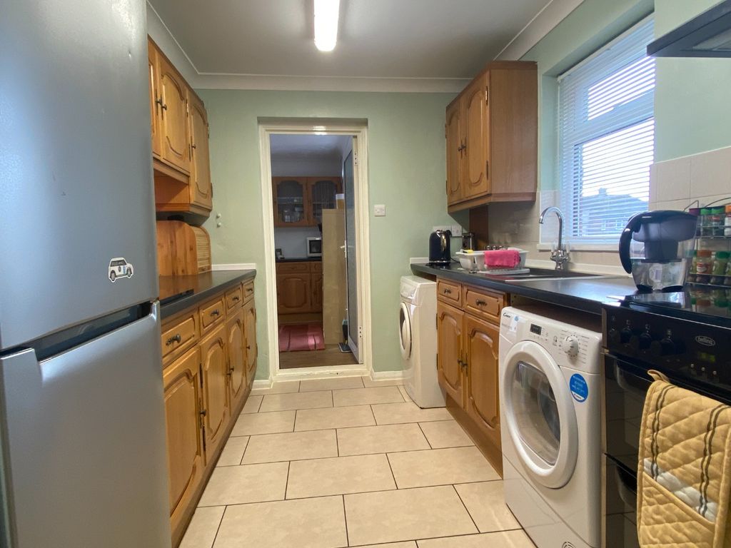 3 bed semidetached house to rent in Kelso Drive, Gravesend, Kent DA12