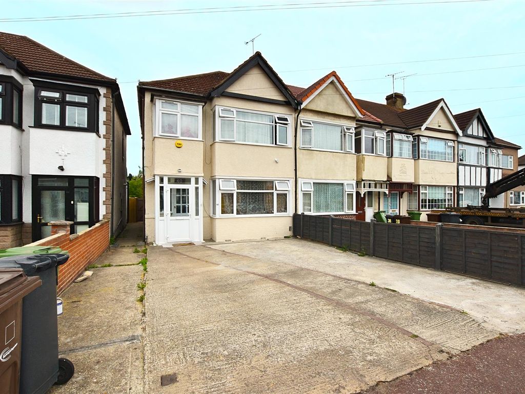 3 bed property for sale in Grosvenor Road, Dagenham RM8 Zoopla