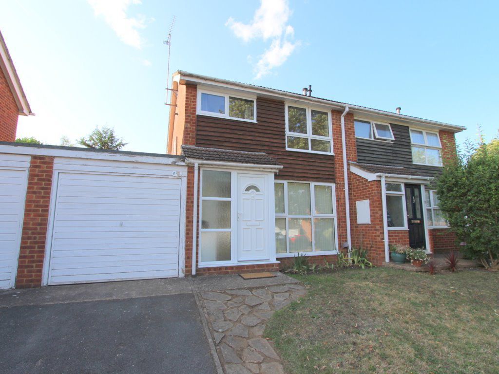 3 bed property to rent in Grasmere Way, Leighton Buzzard LU7, £1,275