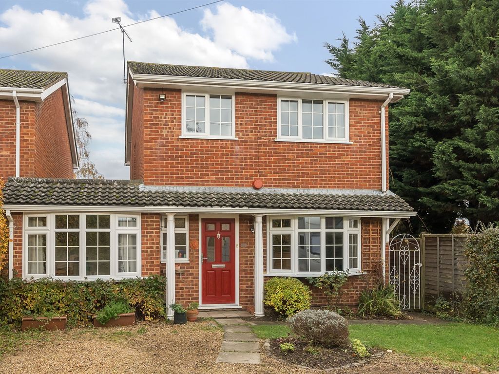 4 bed linkdetached house for sale in Allenby Road, Maidenhead SL6, £