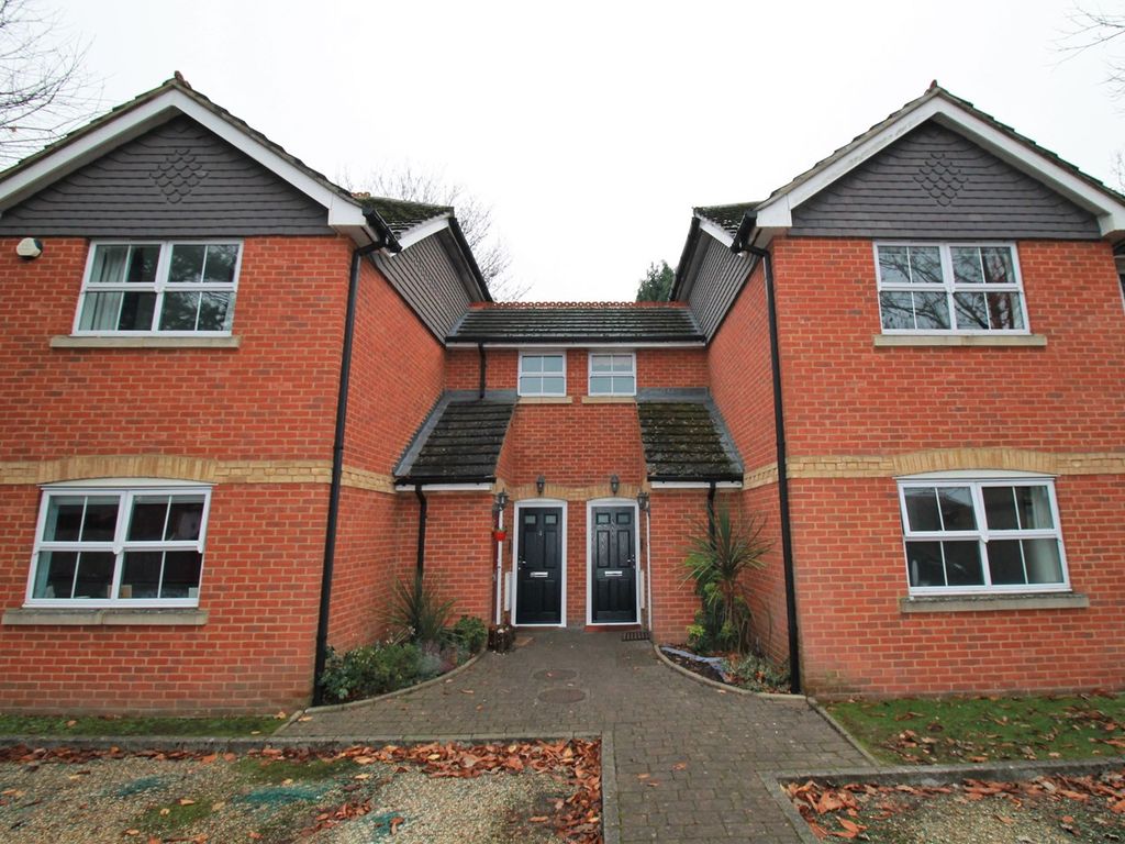 2 bed to rent in Aldershot Road, Church Crookham GU52 Zoopla