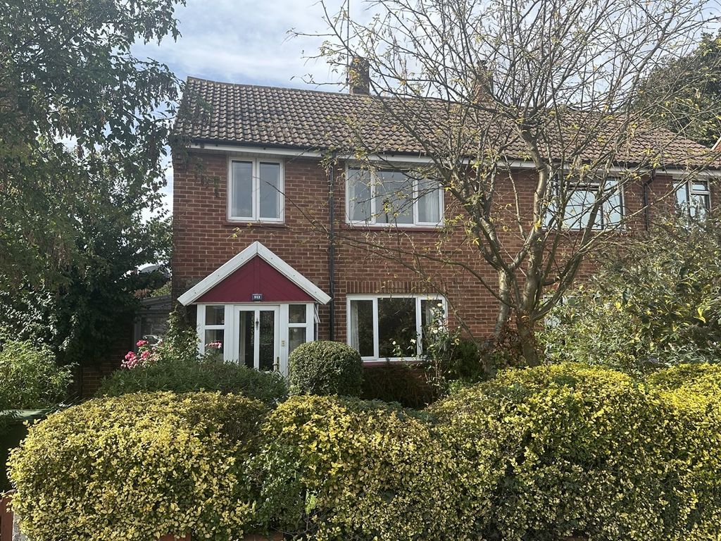 3 bed semidetached house for sale in Park Road, Camberley GU15, £