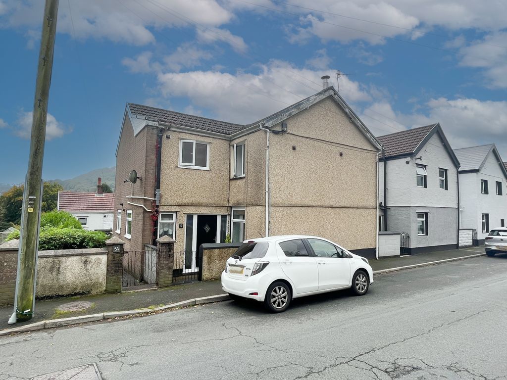 4 bed end terrace house for sale in Pantygraigwen Road, Pantygraigwen