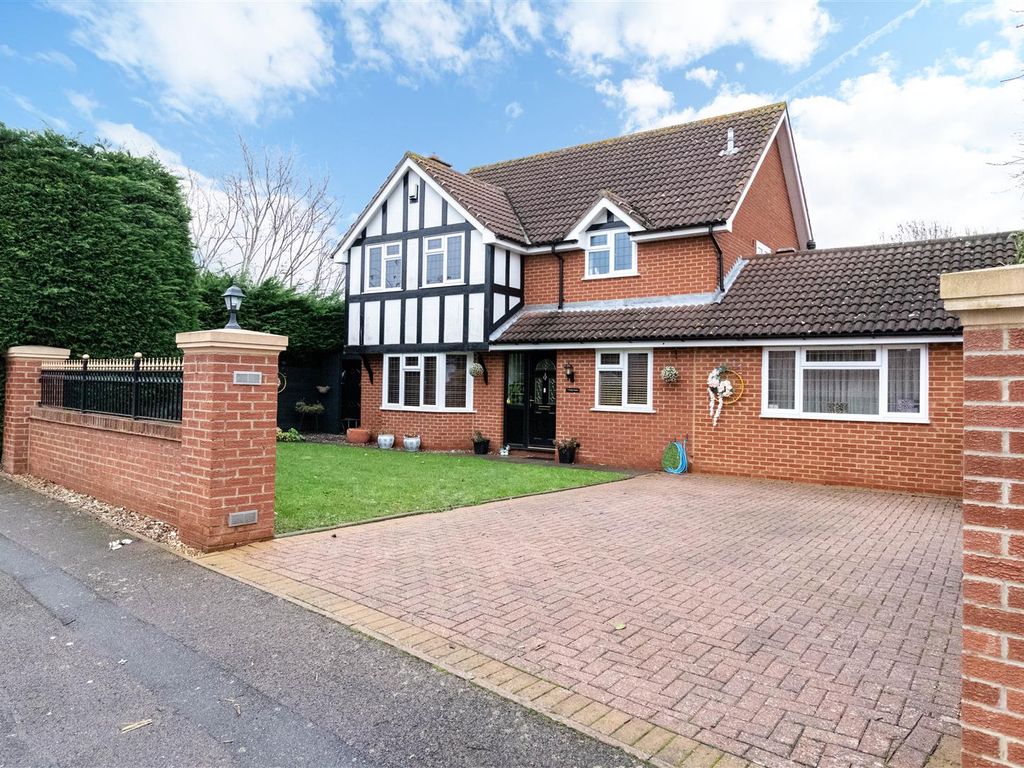 4 bed detached house for sale in Frosty Hollow, Northampton NN4 Zoopla