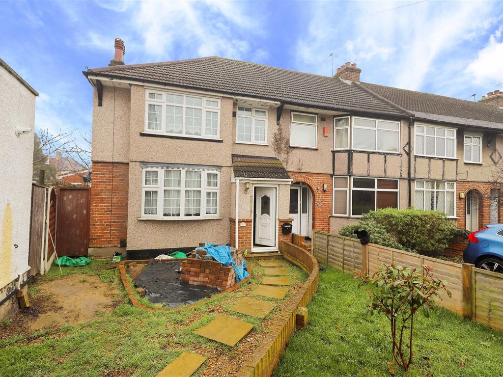3 Bed End Terrace House For Sale In Churchill Avenue Hillingdon Ub10